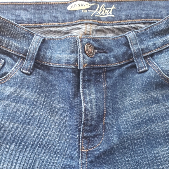 EUC Old Navy denim Bermuda shorts sz 6 - Picture 3 of 6